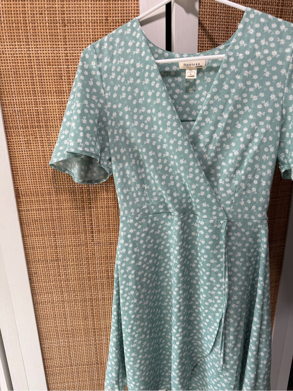Monteau Los Angeles Ditsy Floral Day Dress Sage Green - Size L
